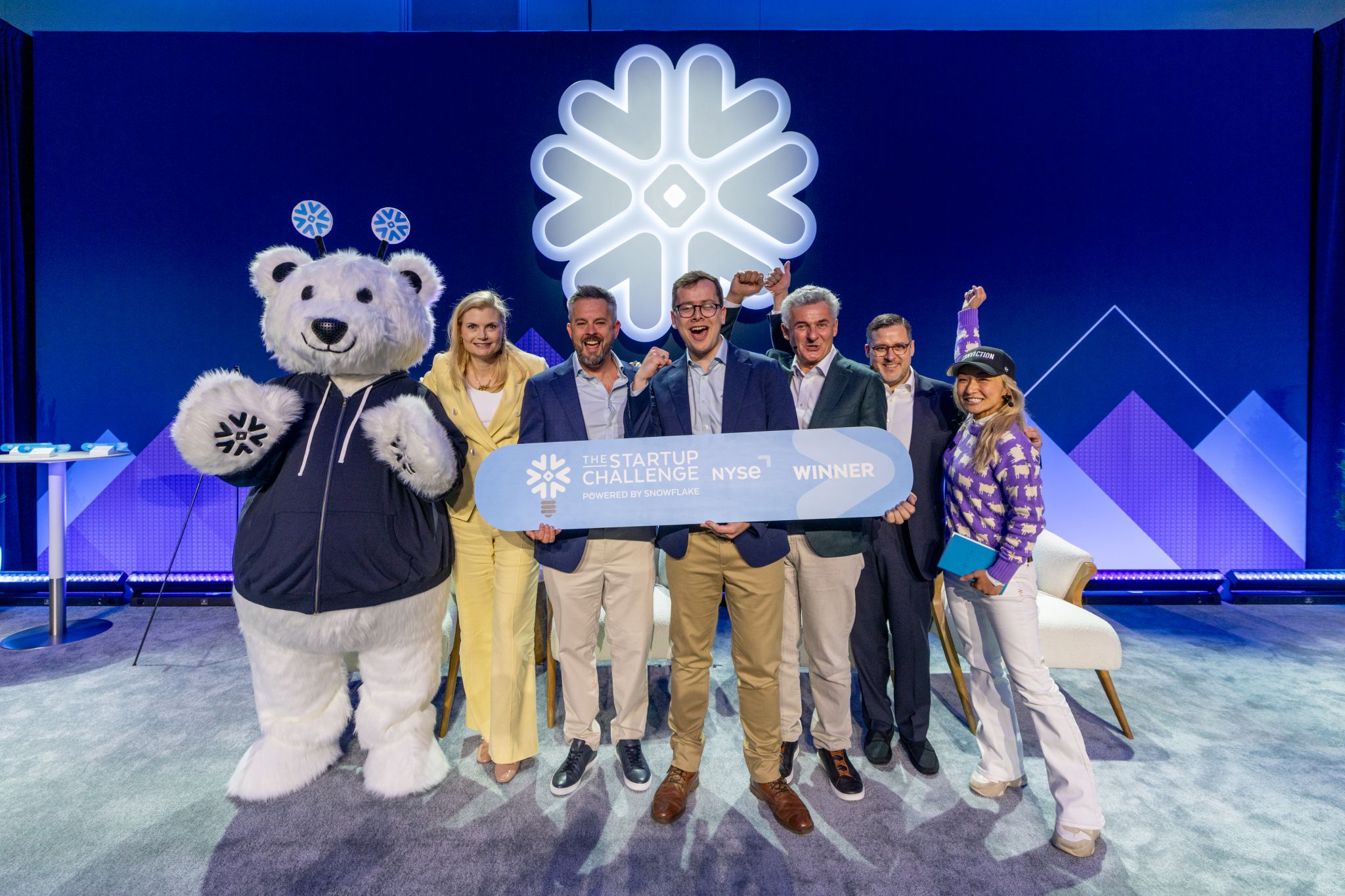 Lumilinks Wins the 2025 Snowflake Startup Challenge